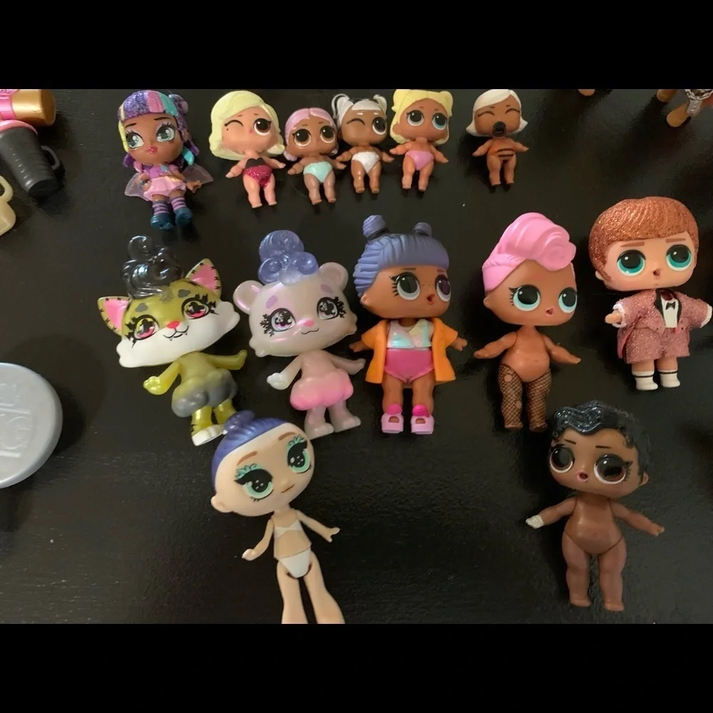 OMG LOL surprise Lot of 190 figures clothes/shoes/ice cream cart